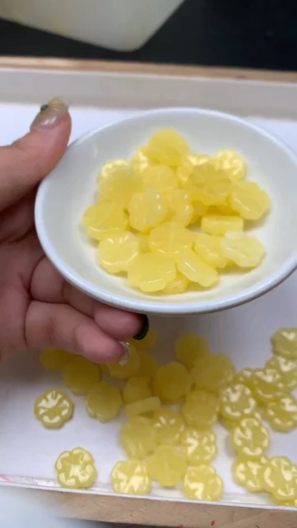 裸石蜜蜡未镶嵌M231 白花 蜡 四叶草14*4mm10个8.8元