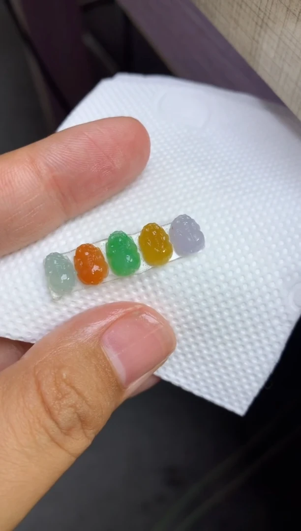 未镶嵌定制翡翠農****姐毛货