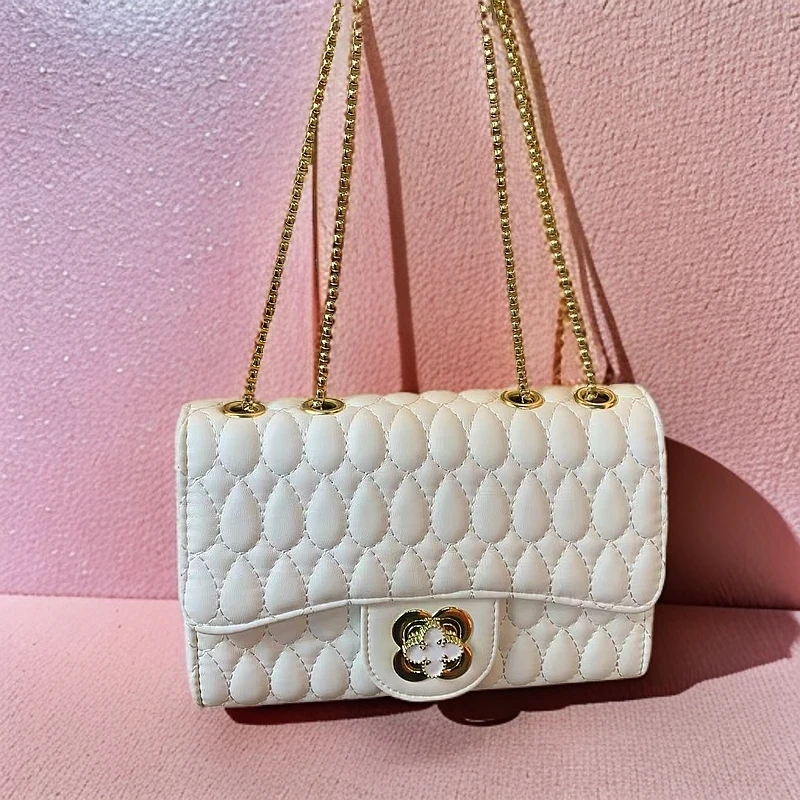 定制面料白色单肩斜跨包轻奢时尚百搭女士滴胶花锁