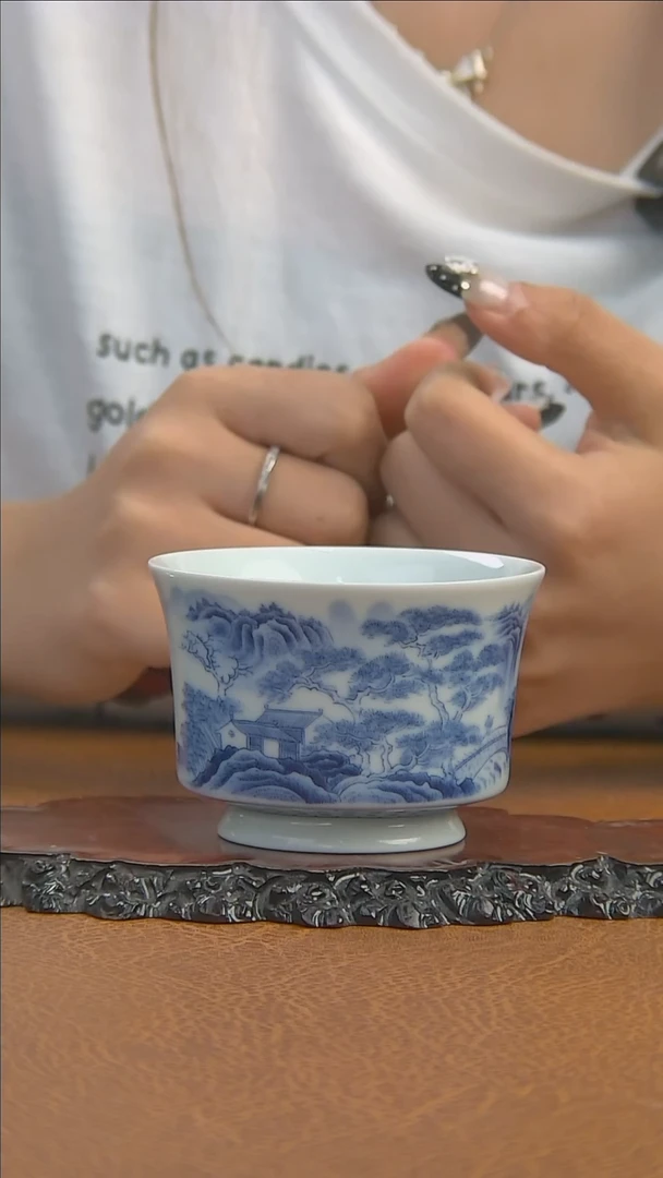 景德镇青花山水主人杯