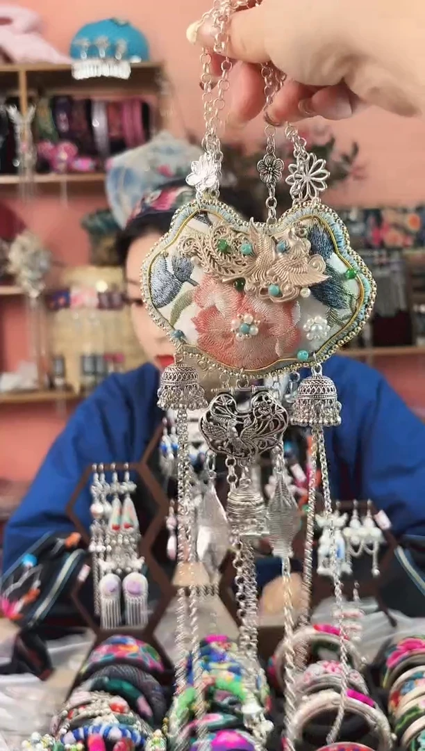 艺枝独绣手工饰品38