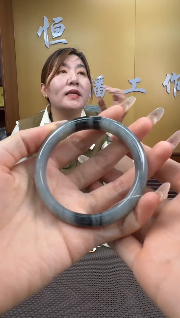 【闪购商品】和田玉手镯未镶嵌60