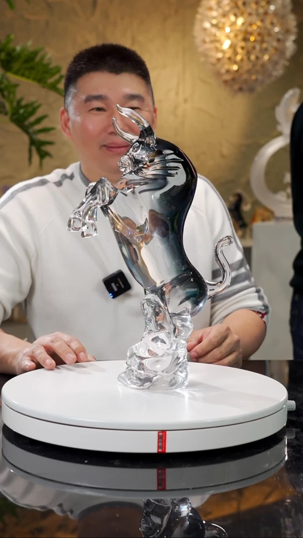 【闪购商品】瓷片设计款牛气冲天牛摆件预售