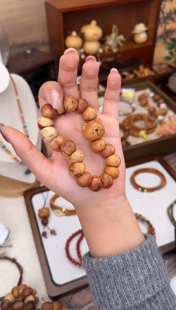 木质类崖柏小熊手串