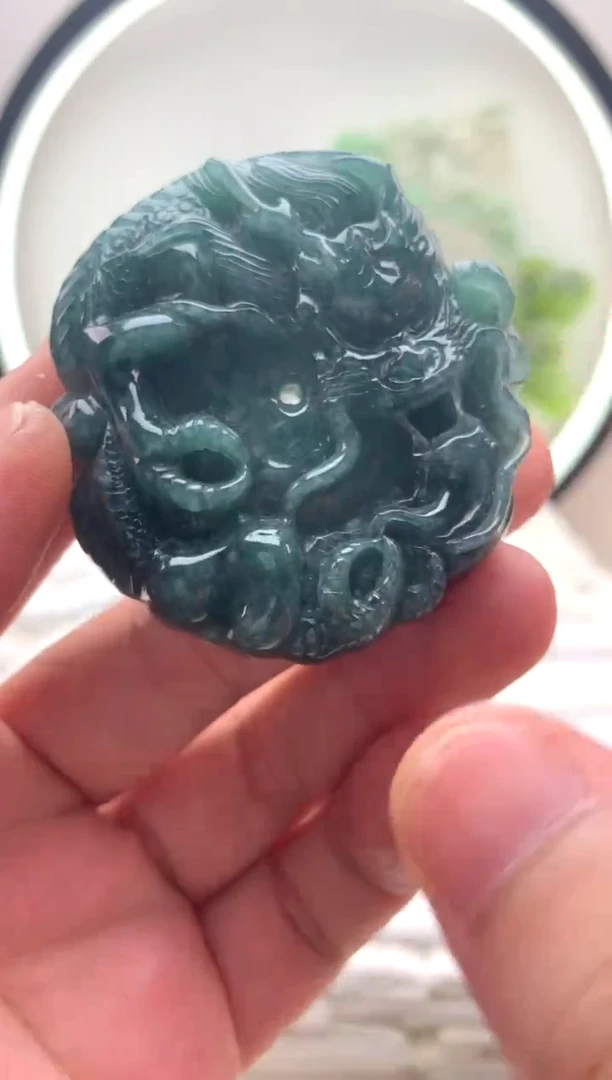 颈饰未镶嵌翡翠龙牌