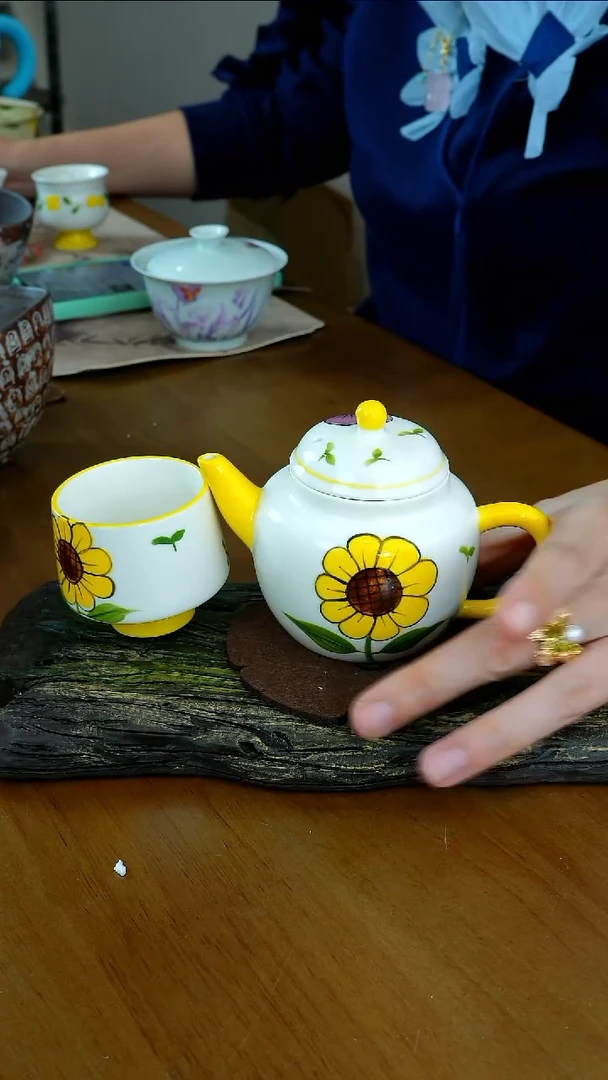 茶瓷物语福利太阳花茶壶套装