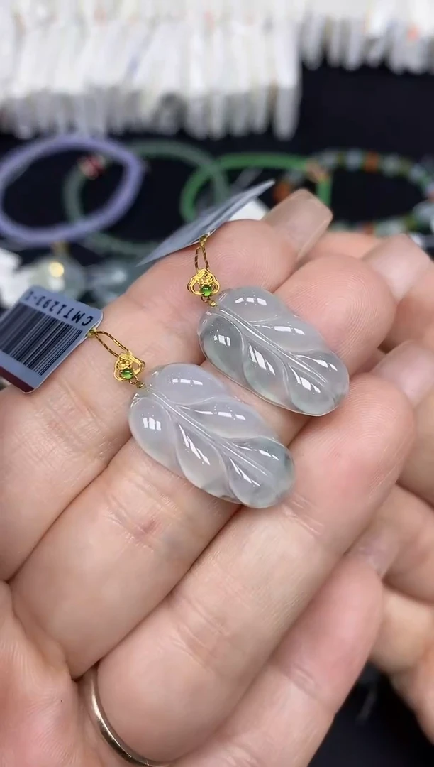 吊坠(不含链)18K金镶嵌翡翠18K金扣镶嵌多样性发其一@@CMT1293-1