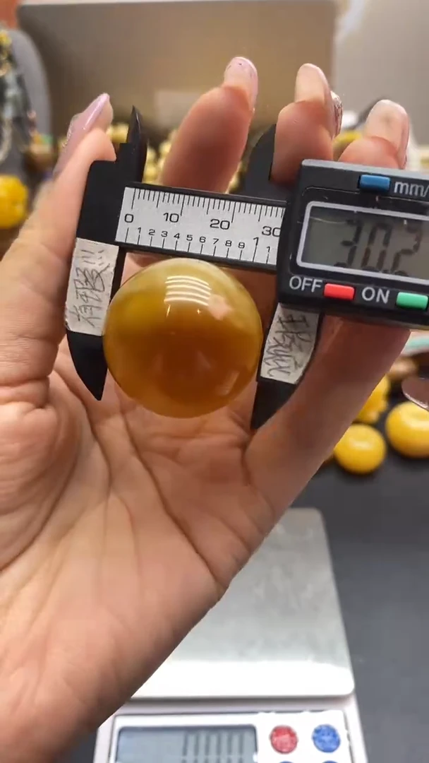 琥珀未镶嵌珠宝奇石2184