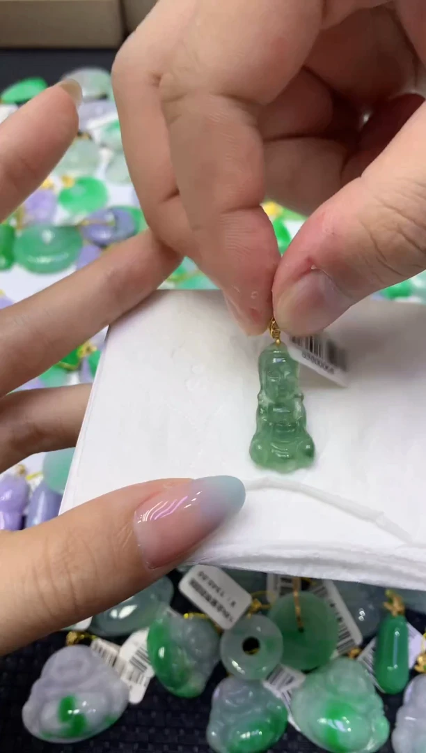 颈饰未镶嵌翡翠天然缅甸翡翠A货