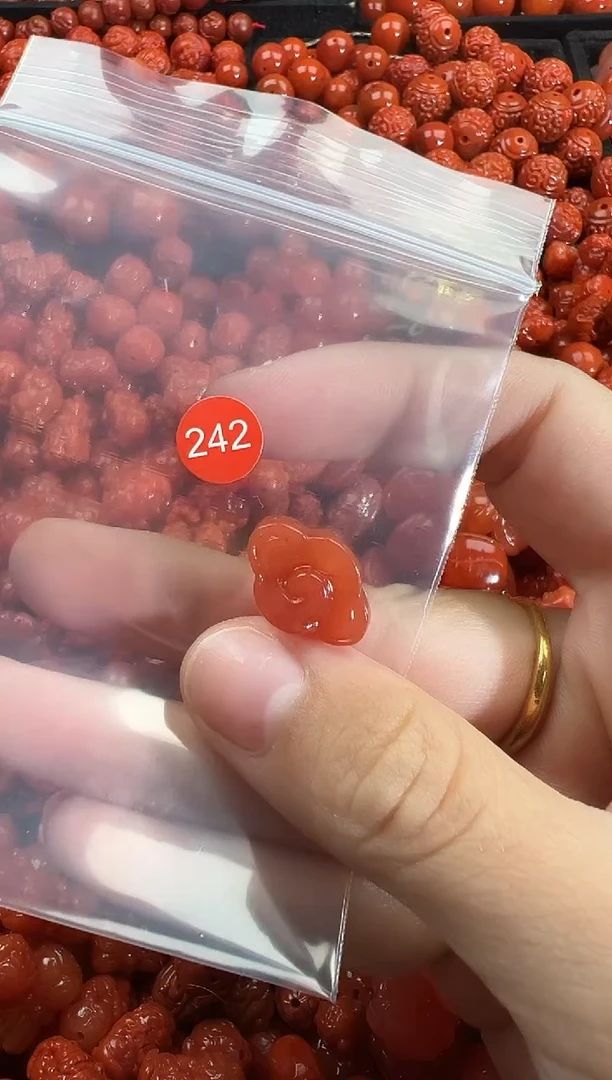 颈饰未镶嵌南红玛瑙1
