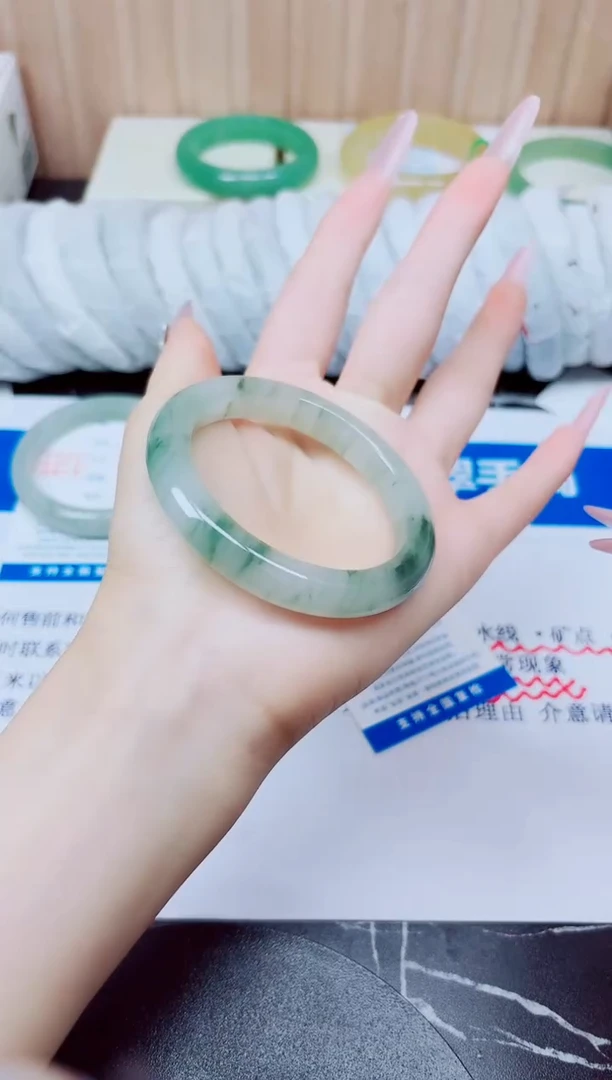 未镶嵌手镯石英质玉111/52.2