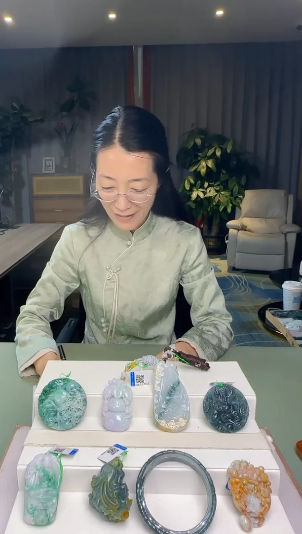 【闪购商品】翡翠吊坠(不含链)未镶嵌DY@@