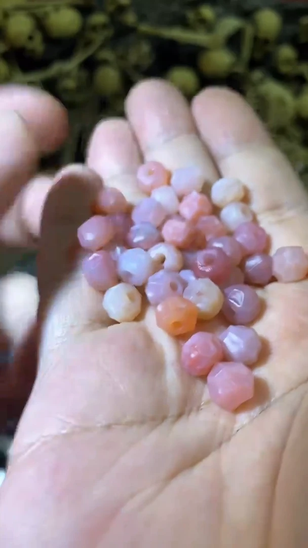 玛瑙/玉髓颈饰未镶嵌60粉糯无相单珠多样性发货发其一