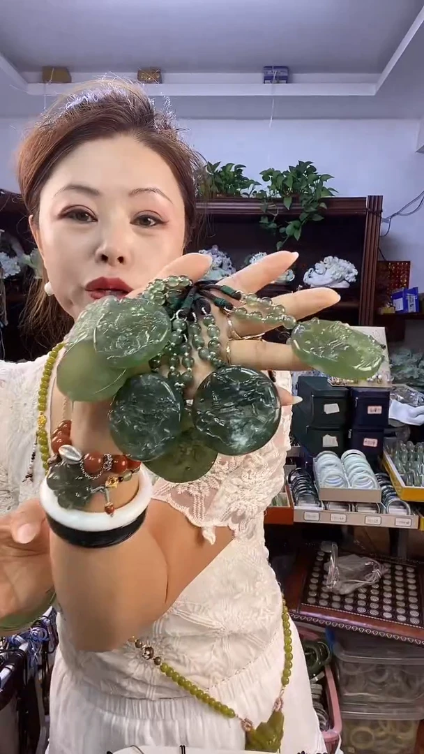 未镶嵌蛇纹石玉山水多样性随机发一