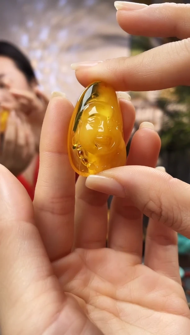 未镶嵌颈饰蜜蜡吊坠