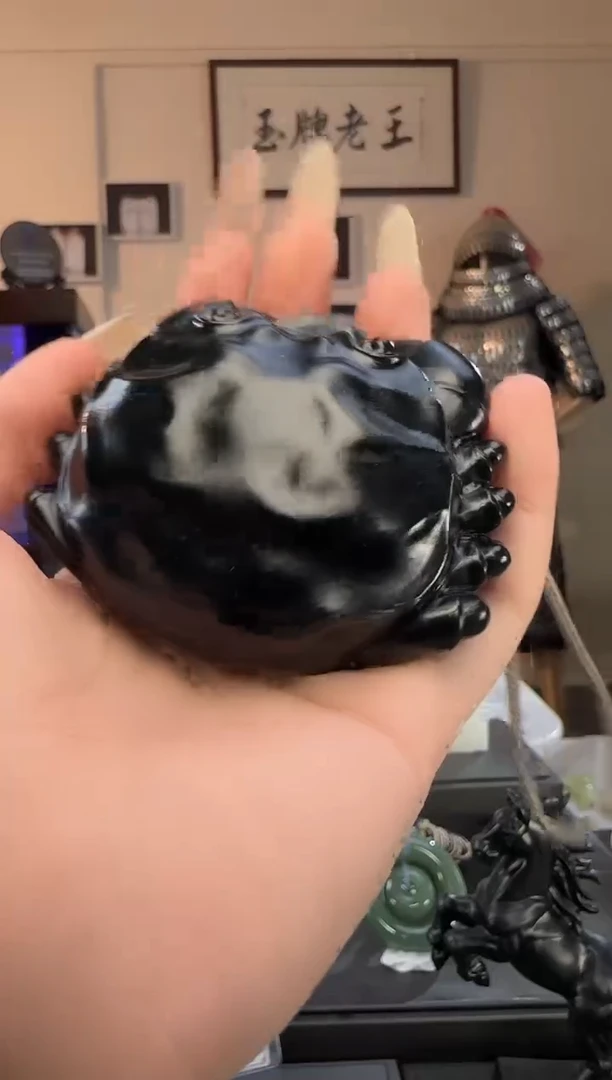 颈饰未镶嵌和田玉青玉八方来咪手把