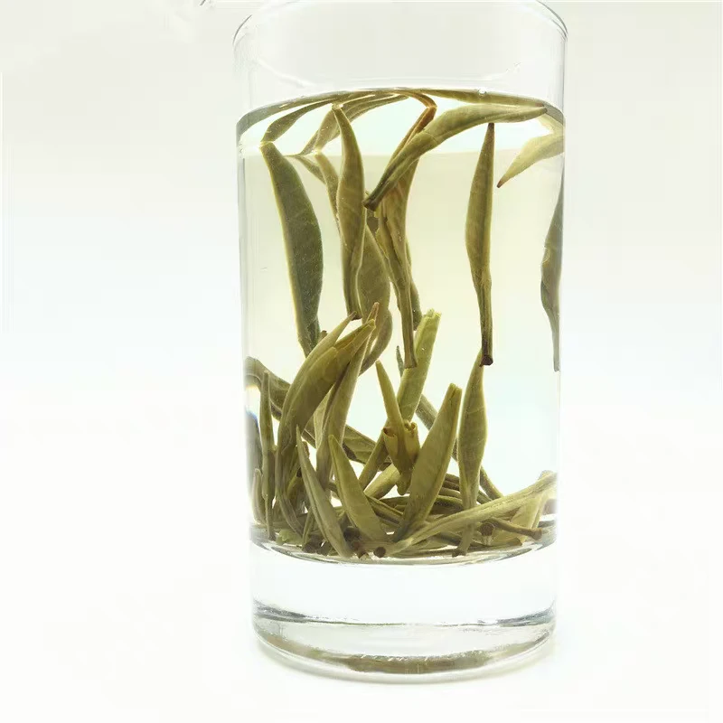 茉莉大豪松针，芽头肥壮，白豪显露