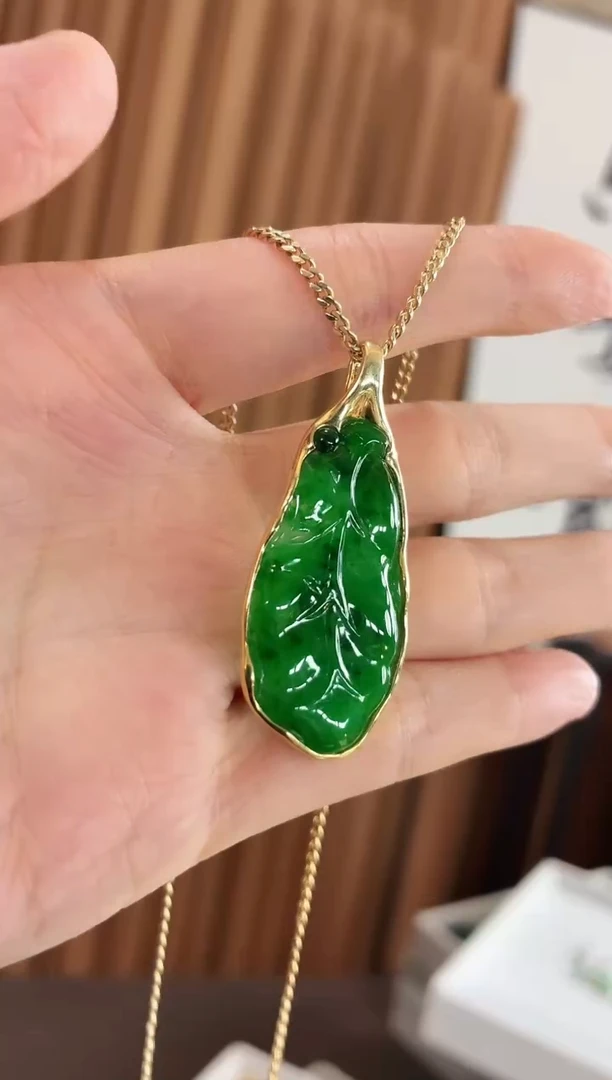 吊坠(不含链)18K金镶嵌翡翠吊坠