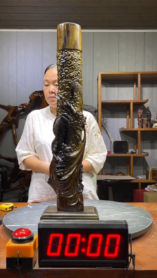 金丝楠奋*盘龙柱摆件
