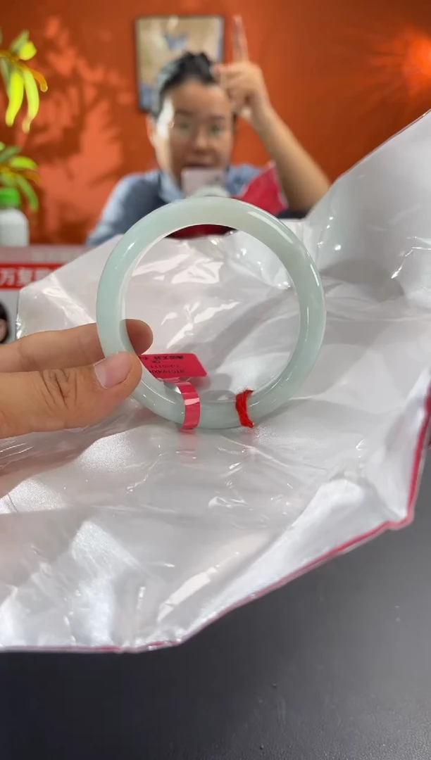 未镶嵌手镯翡翠翡翠手镯