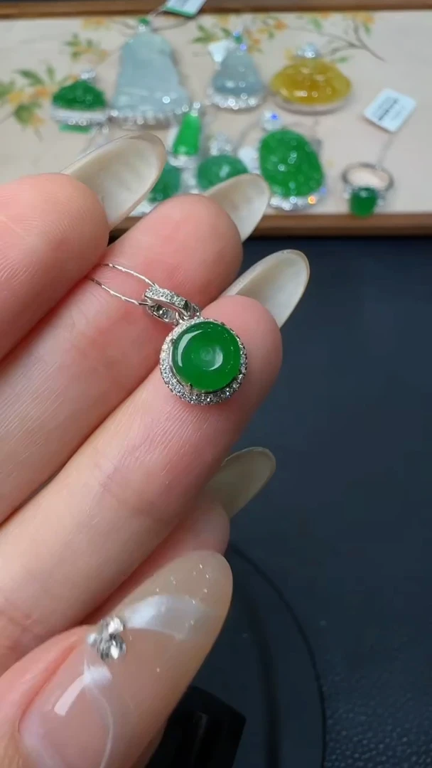 【闪购商品】翡翠吊坠(不含链)18K金镶嵌7