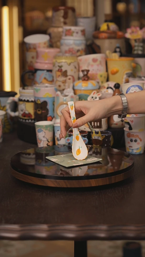 景德镇釉下彩绘设计师款式陶瓷