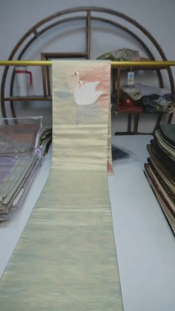 织绣56西阵织两通天鹅
