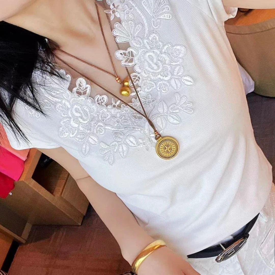 设计感领口V领花边蕾丝拼接短袖T恤女2025春夏新款欧若风白色上衣