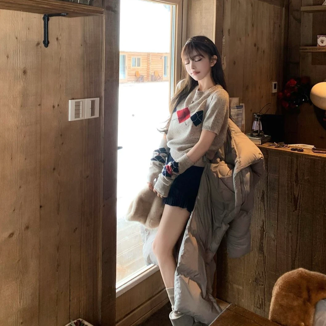 韩系复古菱格纹设计感圆领毛衣女秋冬配同色袖套氛围感显瘦针织衫