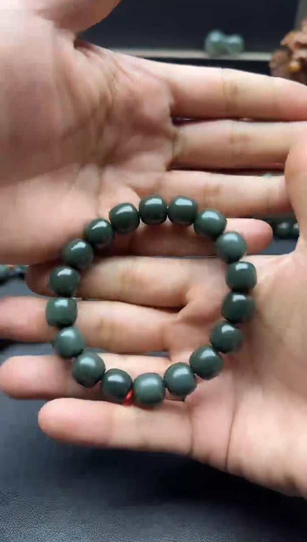 未镶嵌手串和田玉沙枣青卡12精品特细手串