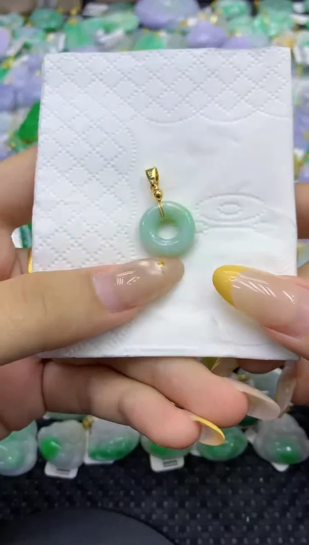 颈饰未镶嵌翡翠天然缅甸翡翠A货