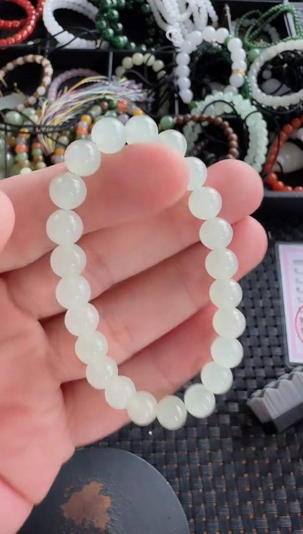 和田玉未镶嵌颈饰8mm翠色手串