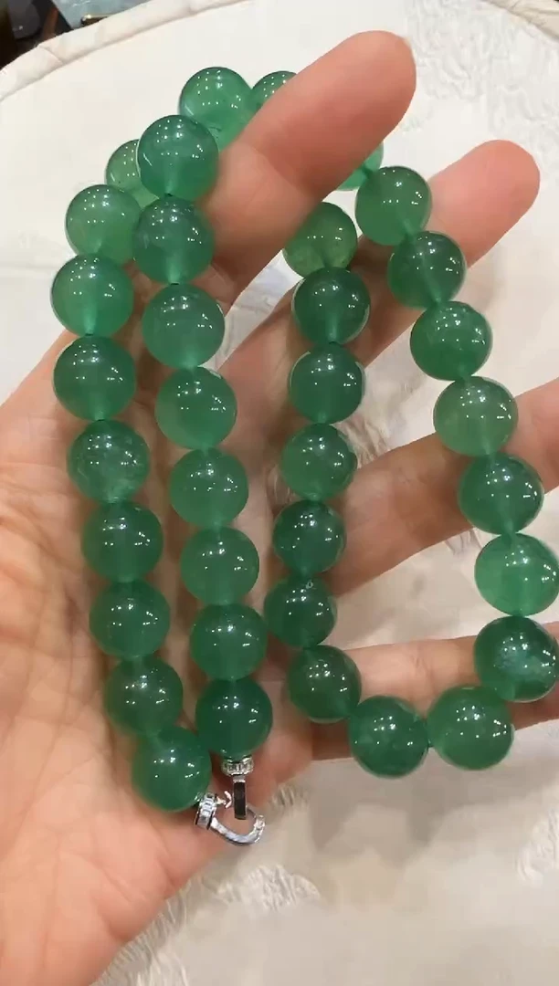 颈饰未镶嵌石英质玉国风