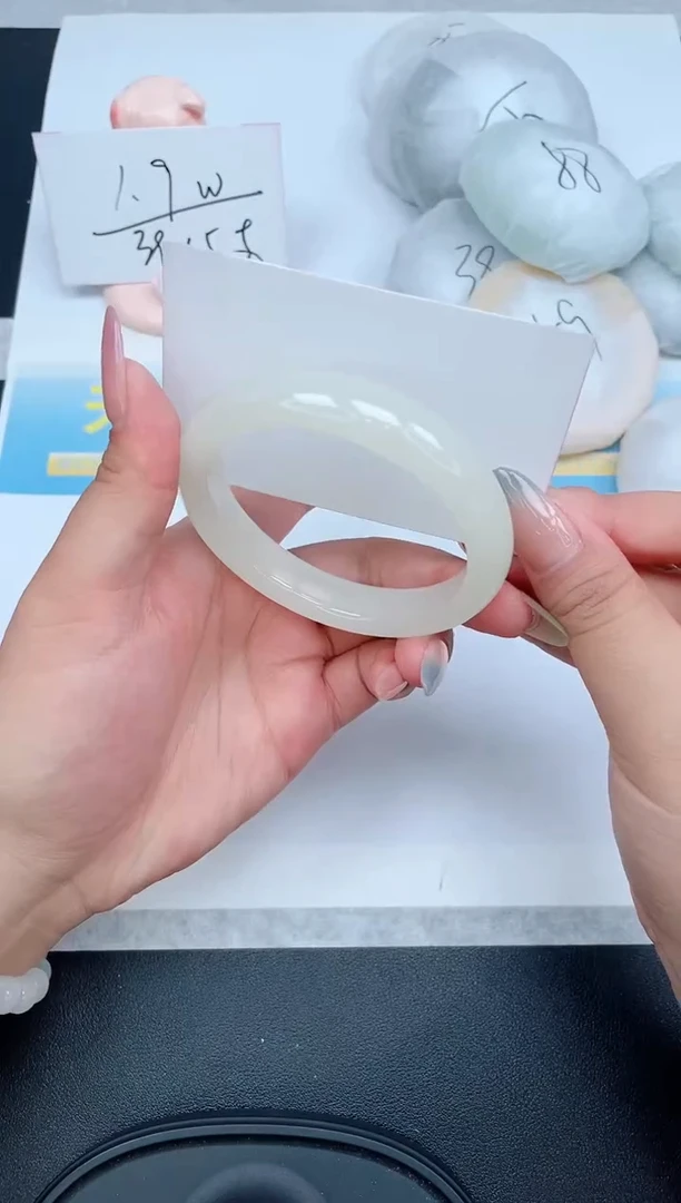 石英质玉手镯未镶嵌172-59.8