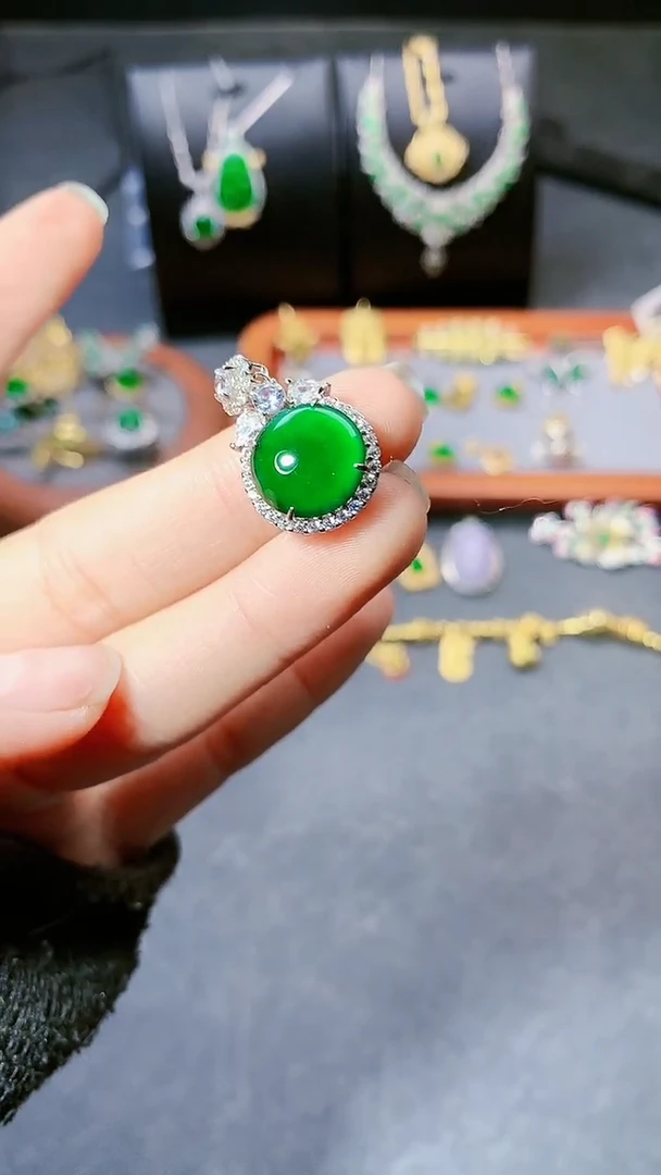 【闪购商品】翡翠吊坠(赠链)银S925镶嵌吊坠