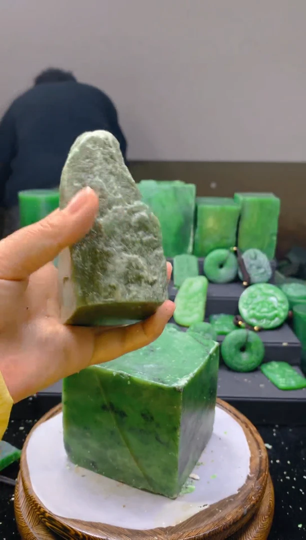 未镶嵌和田玉珠宝半成品1