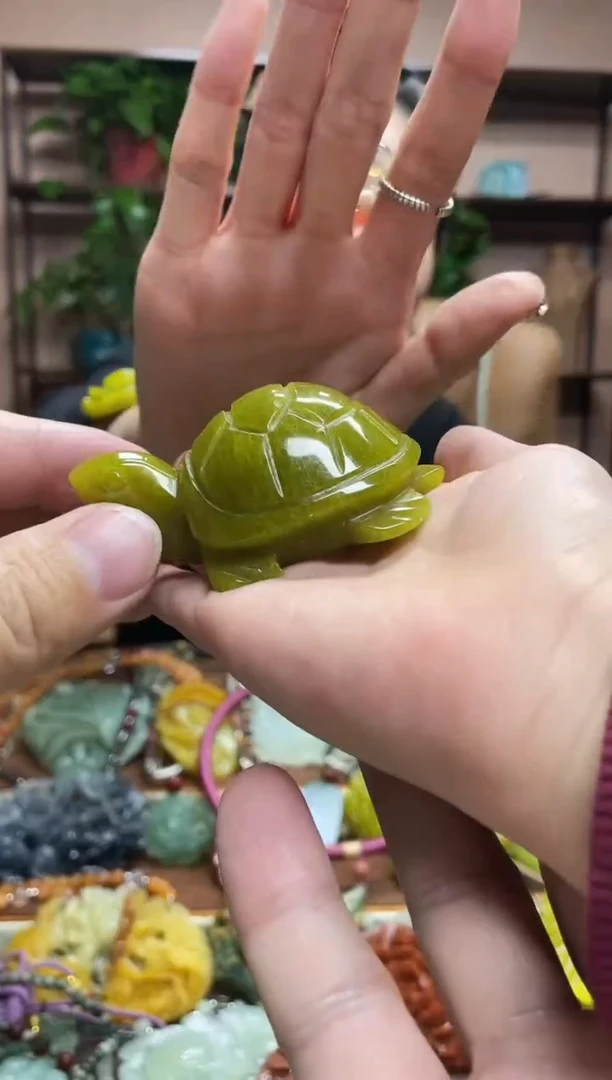 未镶嵌岫玉吊坠多样性发货发其中之一