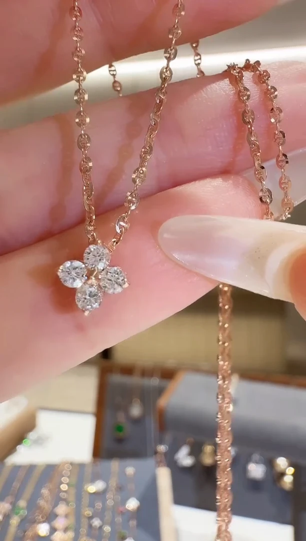 单吊坠18K金镶嵌钻石四叶草钻石吊坠不含链