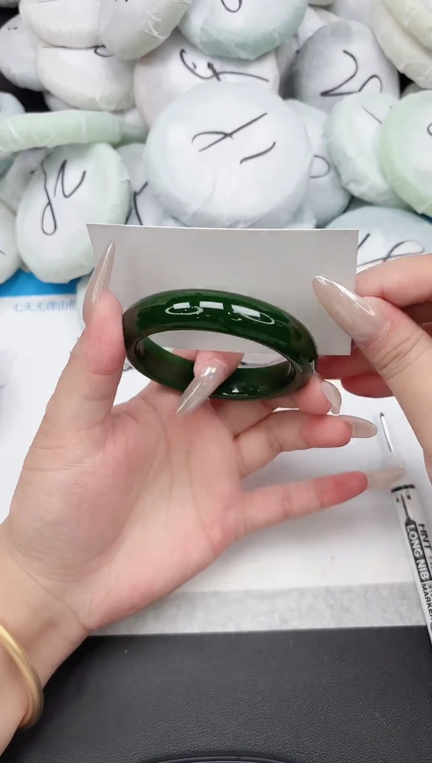 未镶嵌手镯石英质玉244-56.3