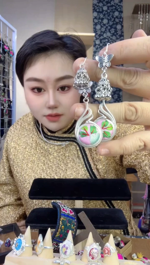 【闪购商品】刺绣纯手工苗绣非遗耳环