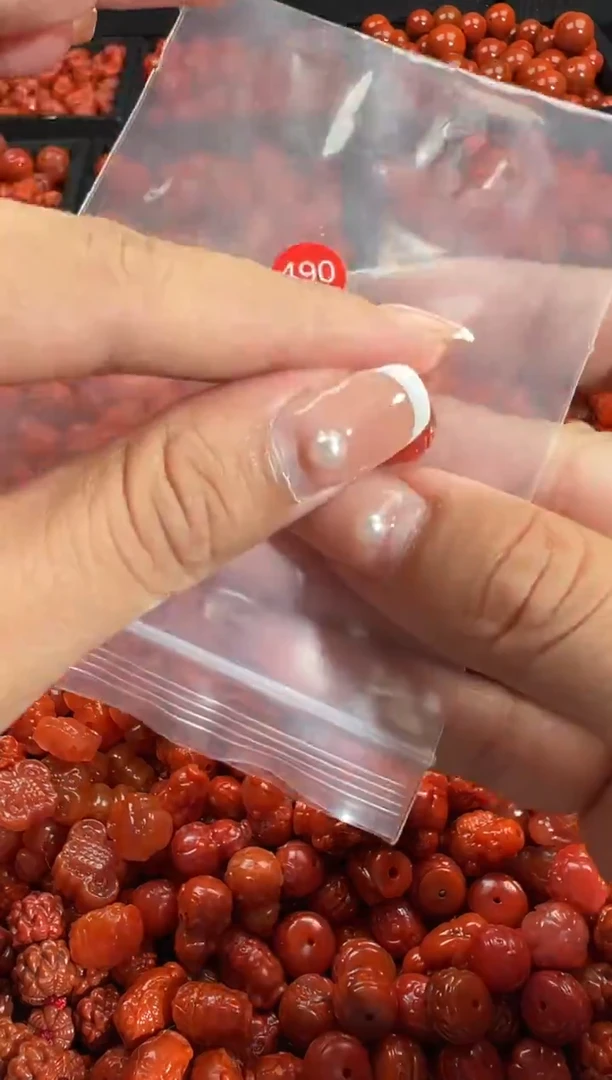 颈饰未镶嵌南红玛瑙1