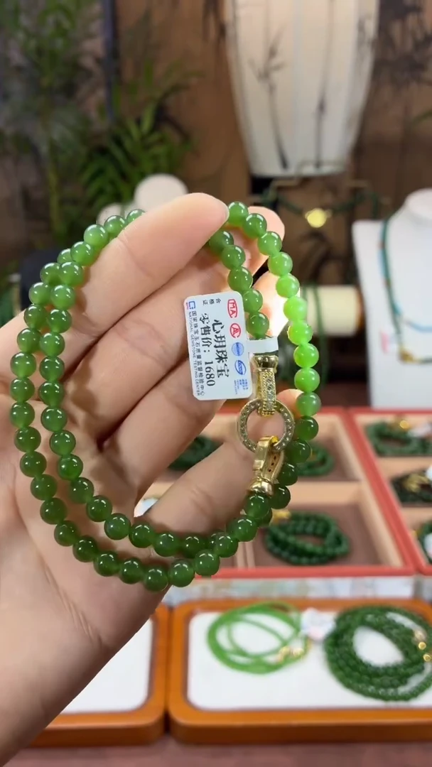 和田玉（碧玉）未镶嵌颈饰6mm无矿阳绿锁骨链