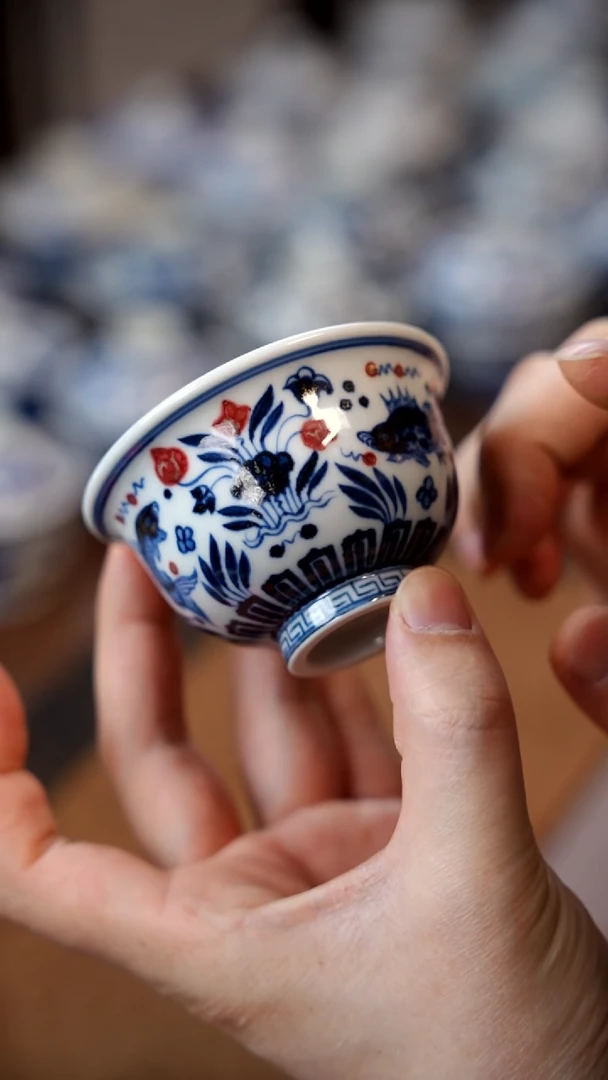 【闪购商品】釉里红鱼藻压手11111111