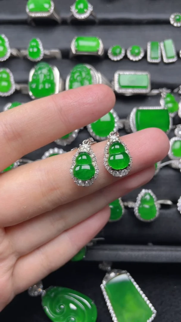 银S925镶嵌翡翠耳饰翡翠