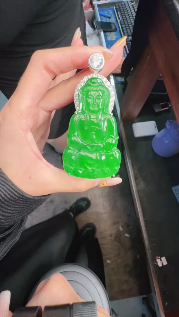 未镶嵌定制翡翠A货有轻微色差属于正常现象，观音1