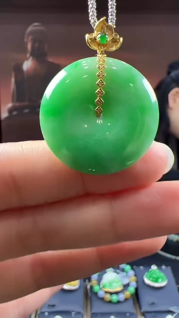 18K金镶嵌挂件翡翠平安扣 不含链