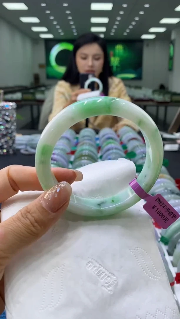 未镶嵌手镯翡翠00005056