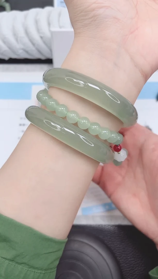 未镶嵌手镯石英质玉94-63.2