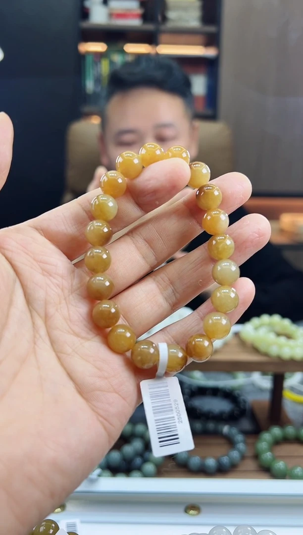 未镶嵌手链和田玉（糖玉）卡10黄金糖