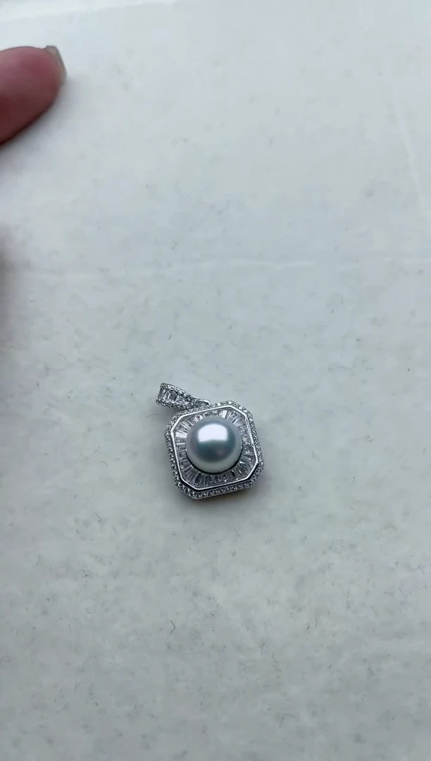 【闪购商品】海水珍珠吊坠银S925镶嵌40
